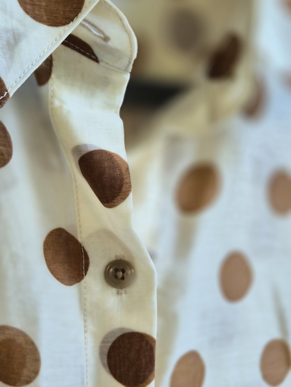 CAbi NWOT Cream Short-Sleeve Button-Down Shirt with Brown Polka Dots - Picture 4 of 7